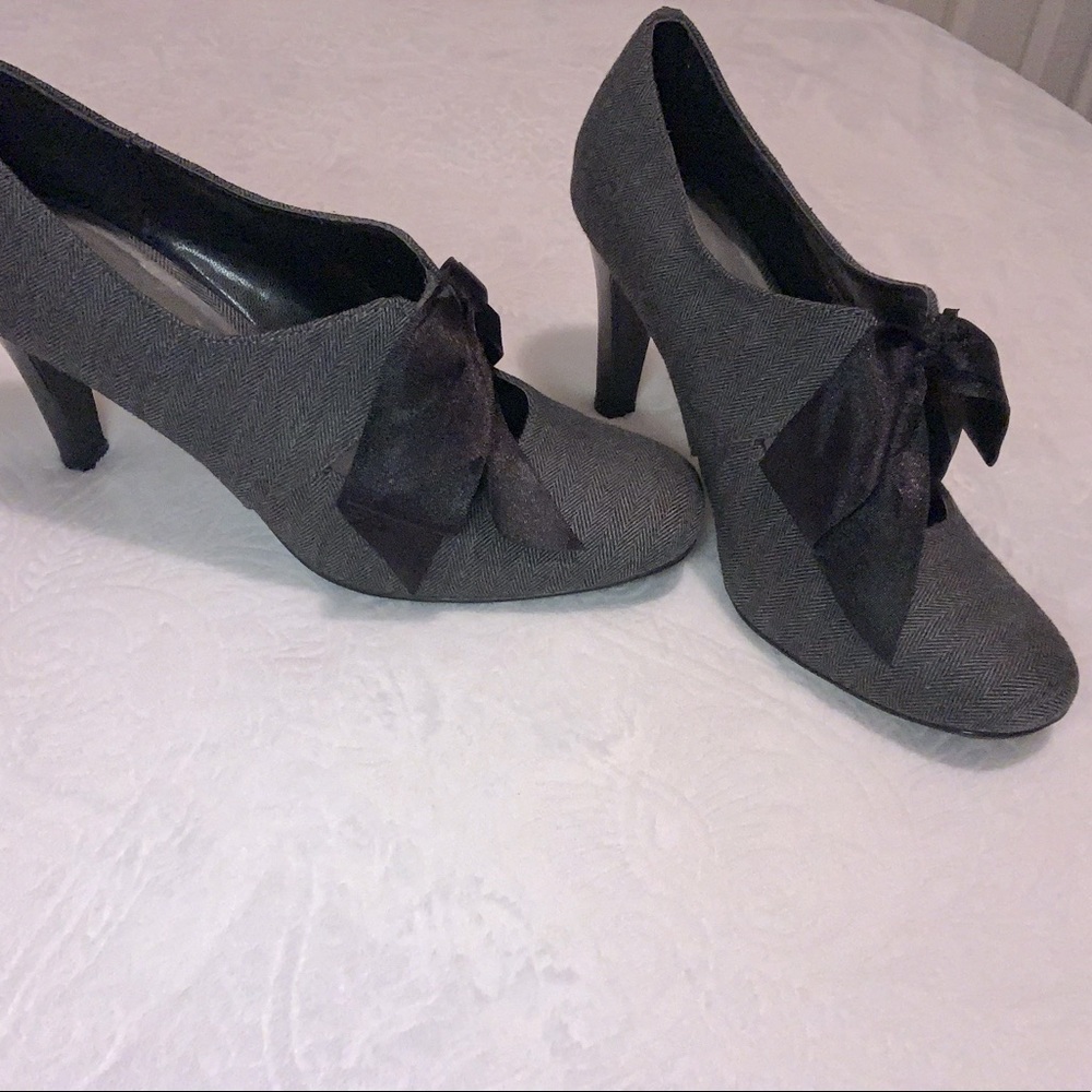 Ann Marino 🎀 bowtie heels